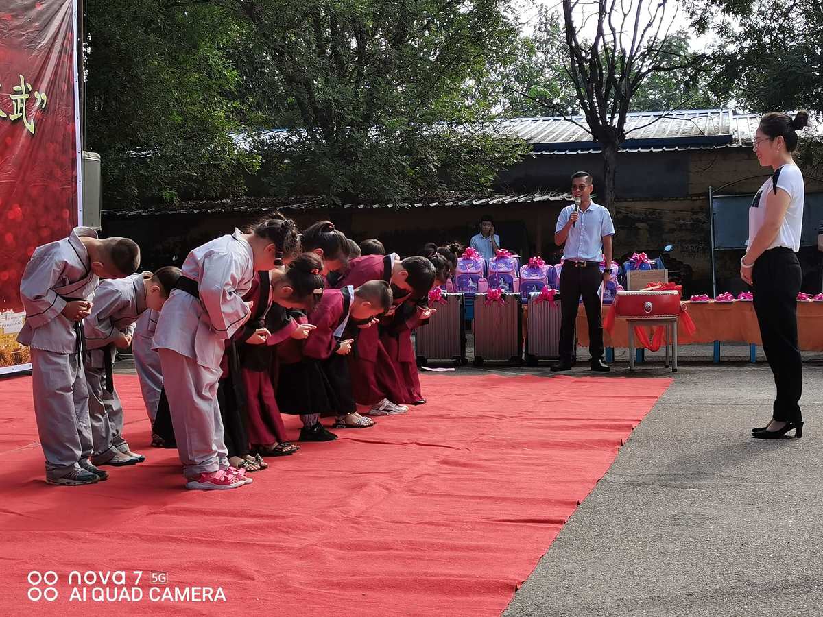 简短升学祝福_升学祝福语简短励志_爬上山顶的简短励志语