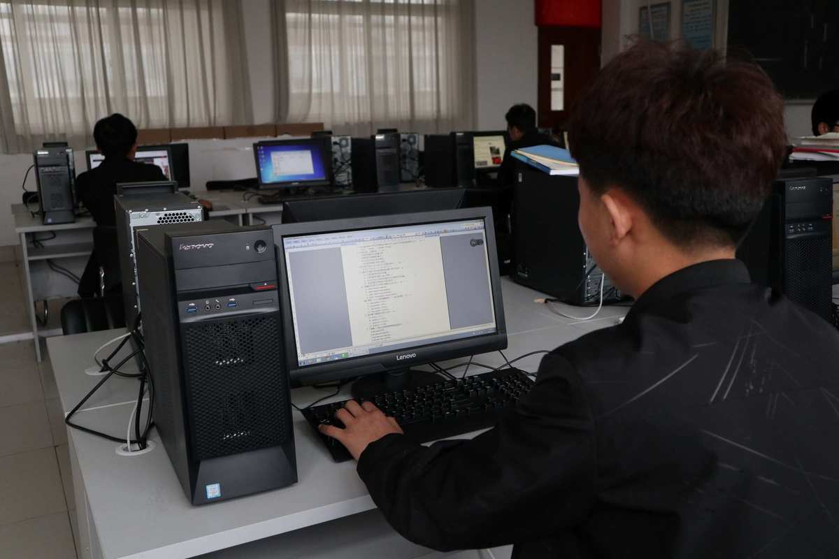 计算机多媒体技术专业和计算机信息管理_计算机平面设计技术_计算机平面设计专业