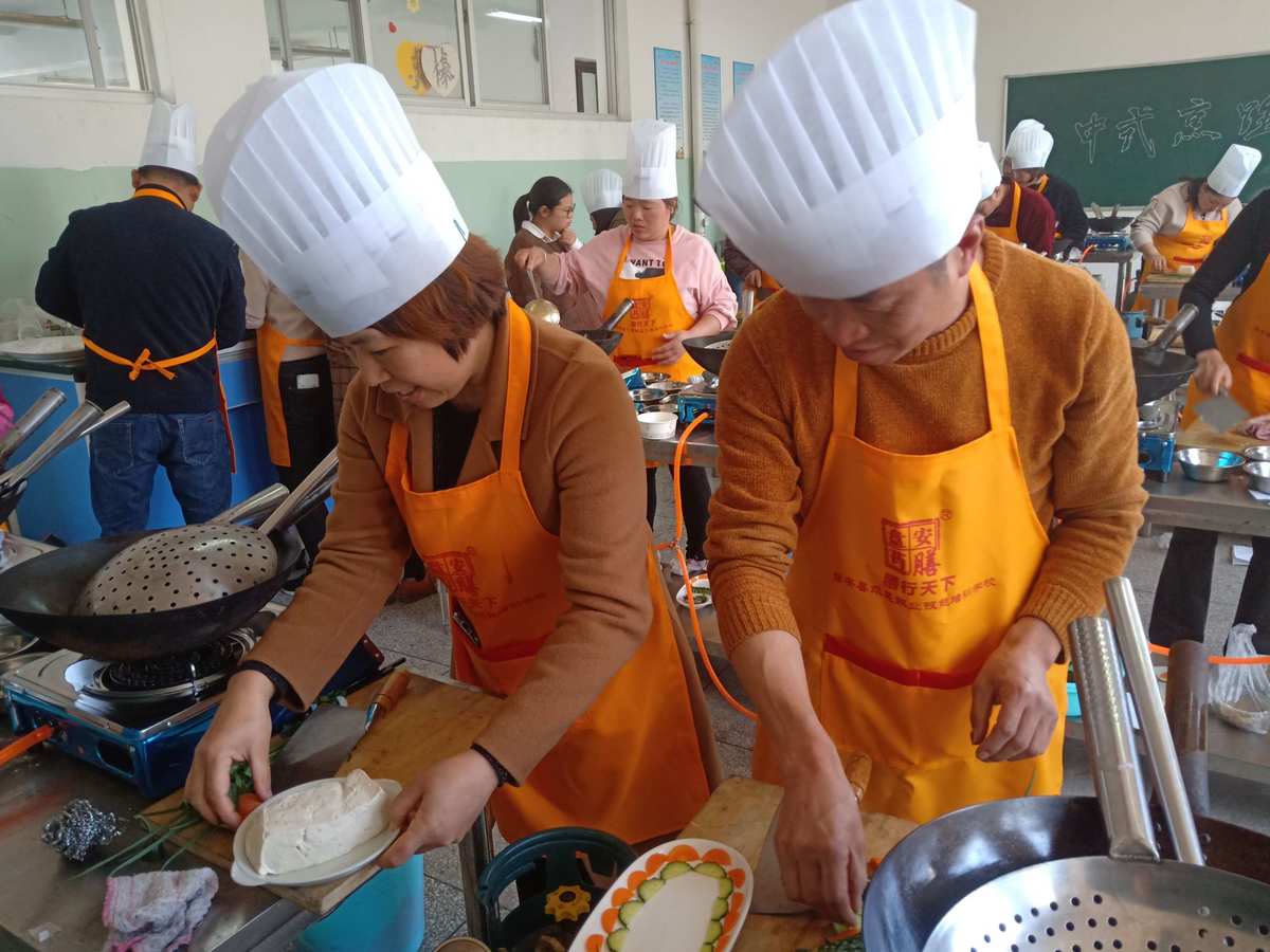 西安桃李烹饪学院毕业证啥样_西安桃李烹饪学院院长_西安桃李烹饪学院