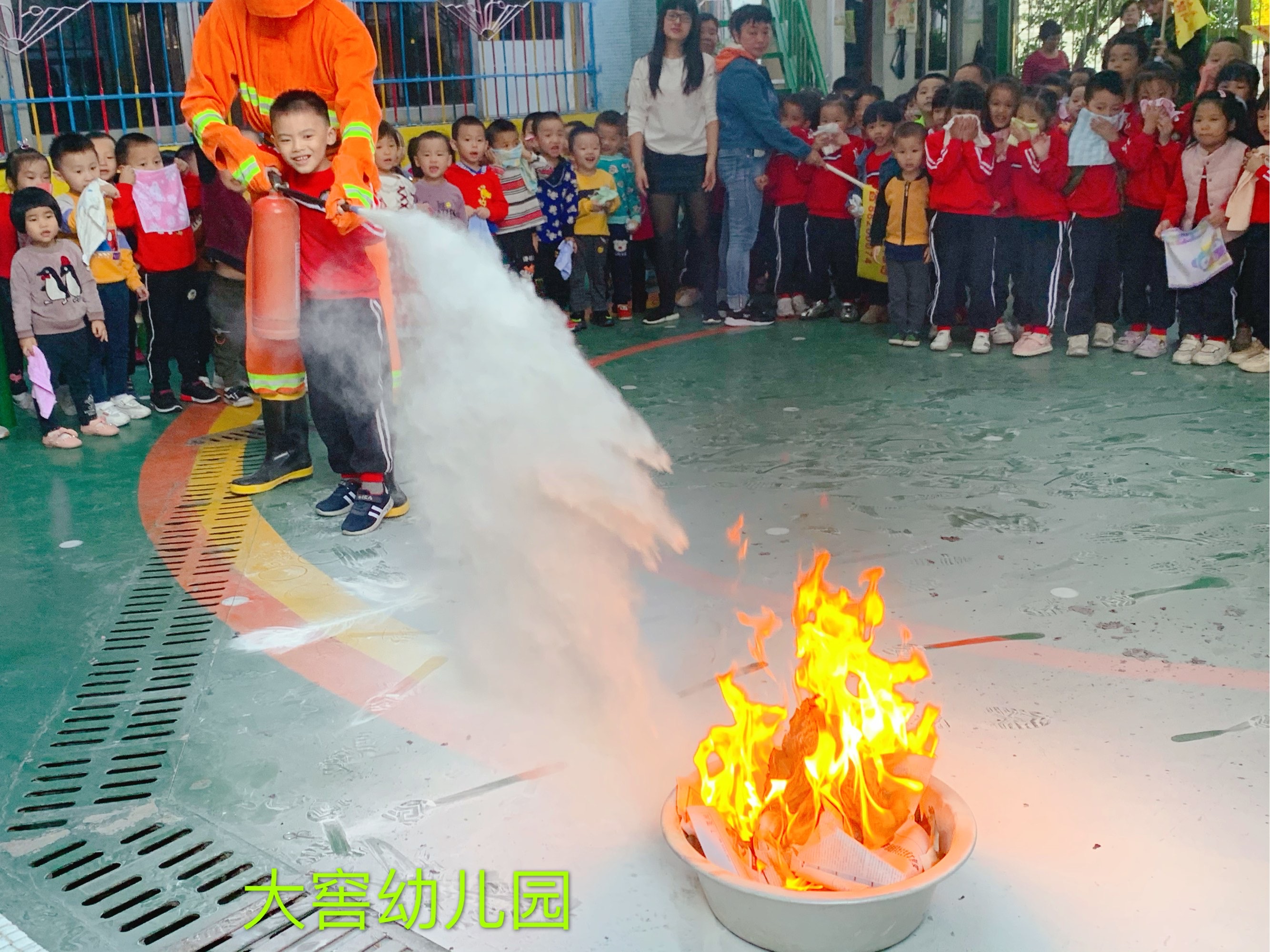幼儿园消防演习_幼儿园消防演练主题活动_消防幼儿园演练