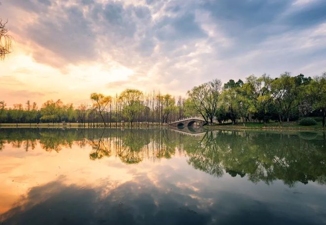 风景美丽的四字词语_最美丽的风景_风景美丽的诗句