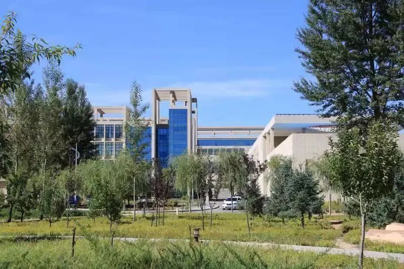 内蒙古大学鄂尔多斯校区_内蒙古鄂尔多斯大学官网_鄂尔多斯大学排名在内蒙古第几