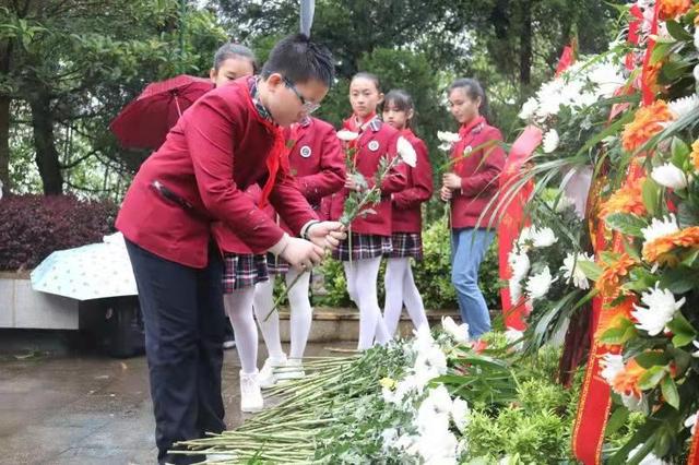 西山文武学校学费封闭式学校_封闭式学校学费多少钱_封闭式学校学费