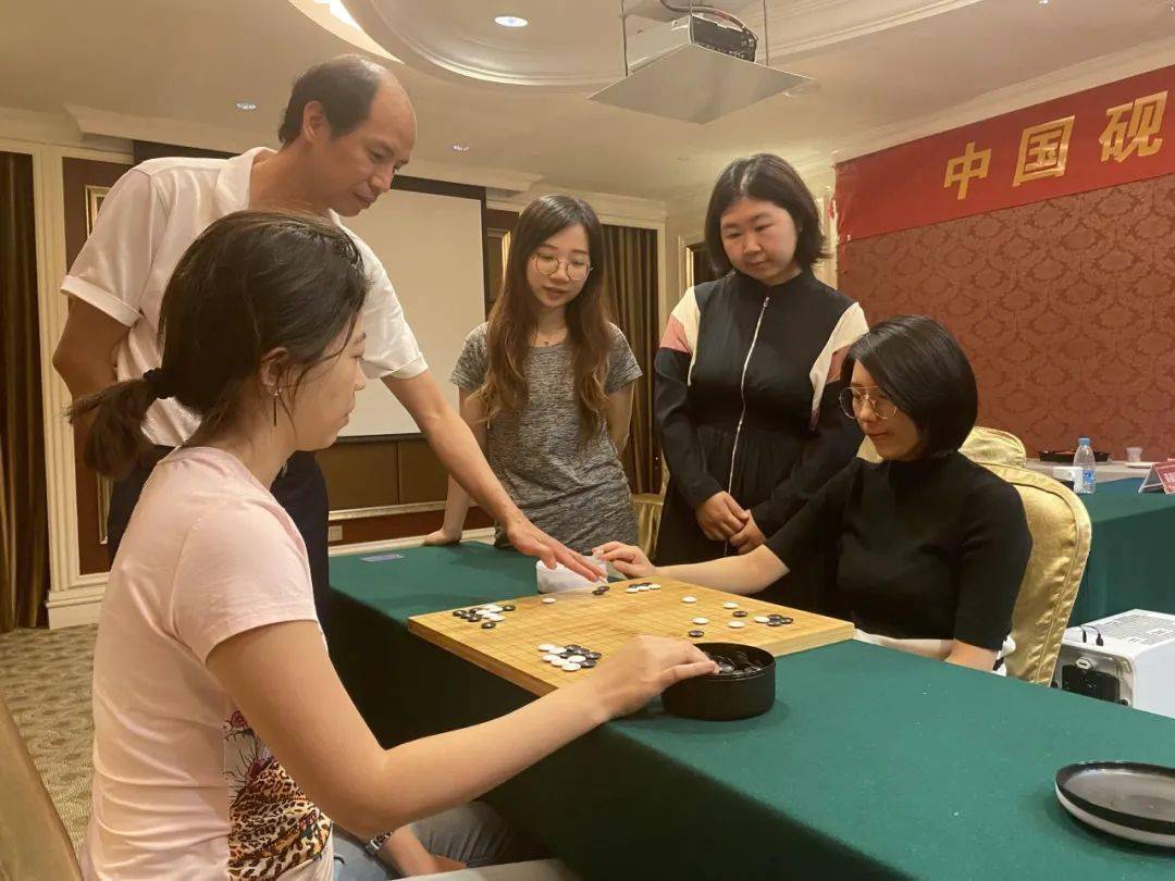 围棋孩子学有什么好处_围棋适合几岁学_哪些孩子不适合学围棋