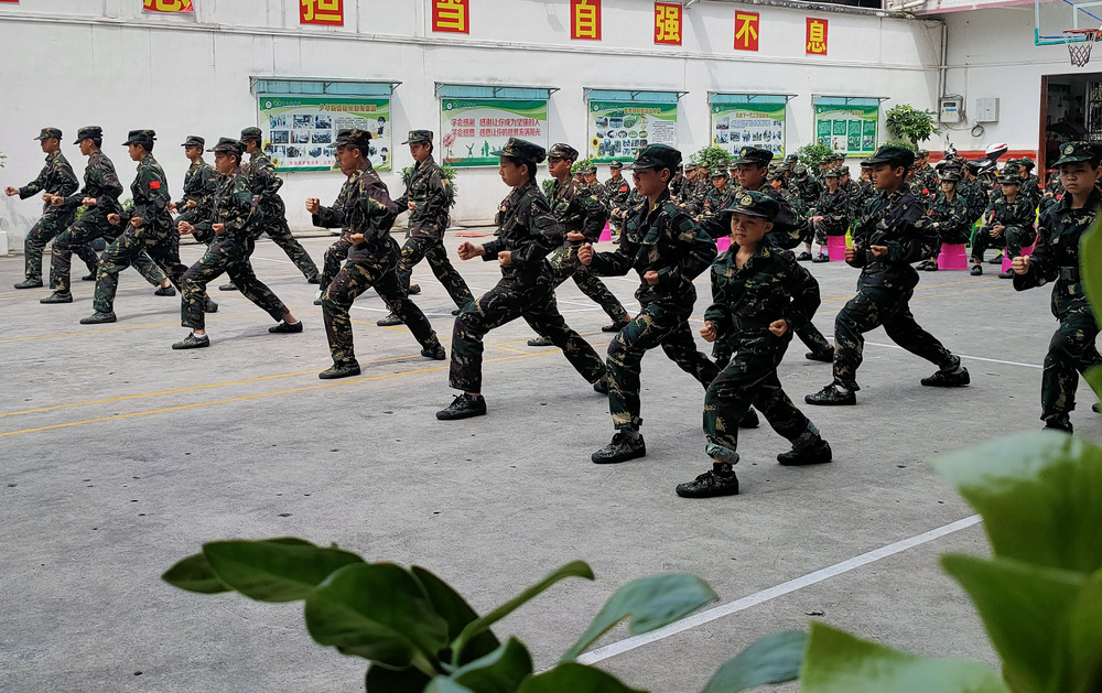 封闭学校有什么坏处_封闭学校有假期吗_哪有全封闭学校啊