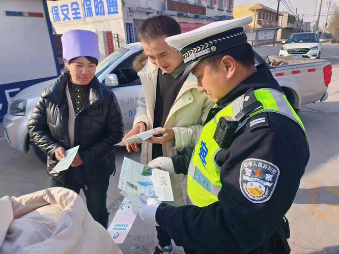 _坚守春运岗位的铁路工人_坚守岗位的铁路人